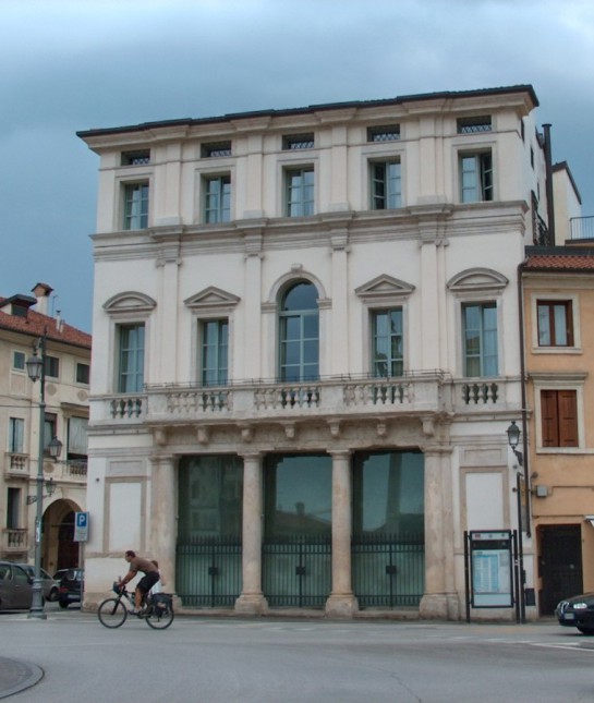 Serramenti in acciaio e in bronzo