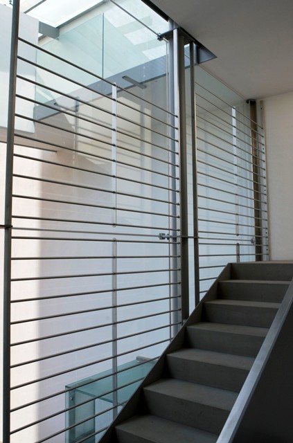 Elementi architettonici in vetro e metallo